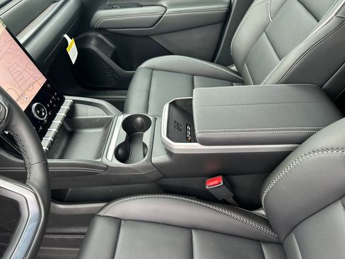 New 2026 GMC Terrain Denali w/ LPO, Floor Liner Package image 36