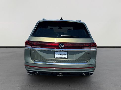 Used 2025 Volkswagen Atlas SEL Premium R-Line AWD/4WD image 4