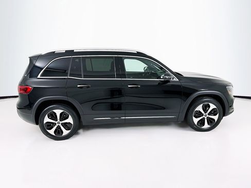 New 2026 Mercedes-Benz GLB 250 image 9