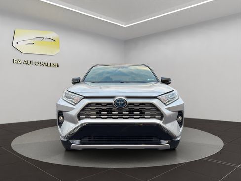 Used 2019 Toyota RAV4 XSE image 2