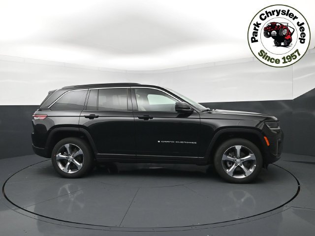 New 2026 Jeep Grand Cherokee Limited w/ Luxury Tech Group II AWD/4WD image 6