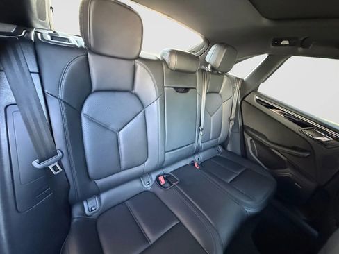 Used 2021 Porsche Macan AWD/4WD image 19