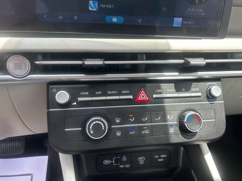 Used 2025 Hyundai Tucson SE FWD image 23