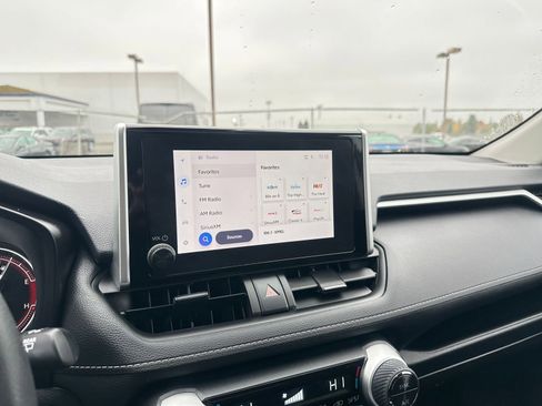 Used 2025 Toyota RAV4 XLE image 21