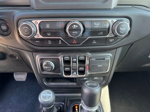 Used 2023 Jeep Wrangler Sport S image 17
