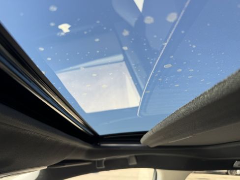 Used 2025 Toyota Sienna Platinum image 34