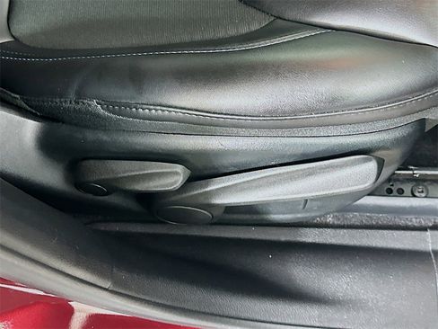 Used 2019 Jeep Cherokee Latitude Plus image 22