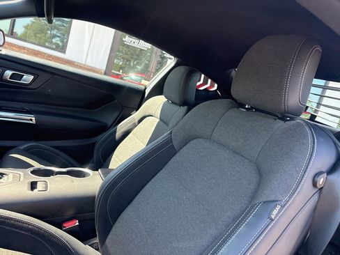 Used 2024 Ford Mustang GT RWD image 3