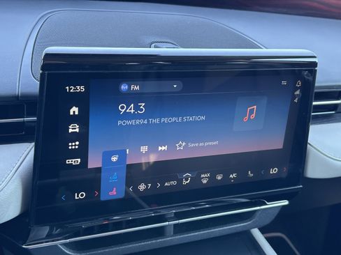 Used 2024 Lincoln Nautilus Reserve image 5