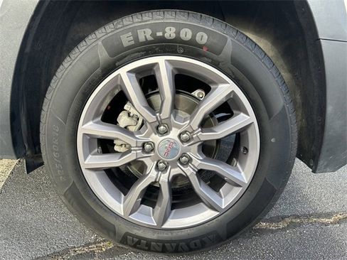 Used 2024 GMC Terrain SLT image 26