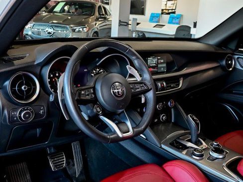 Used 2023 Alfa Romeo Stelvio Veloce image 15