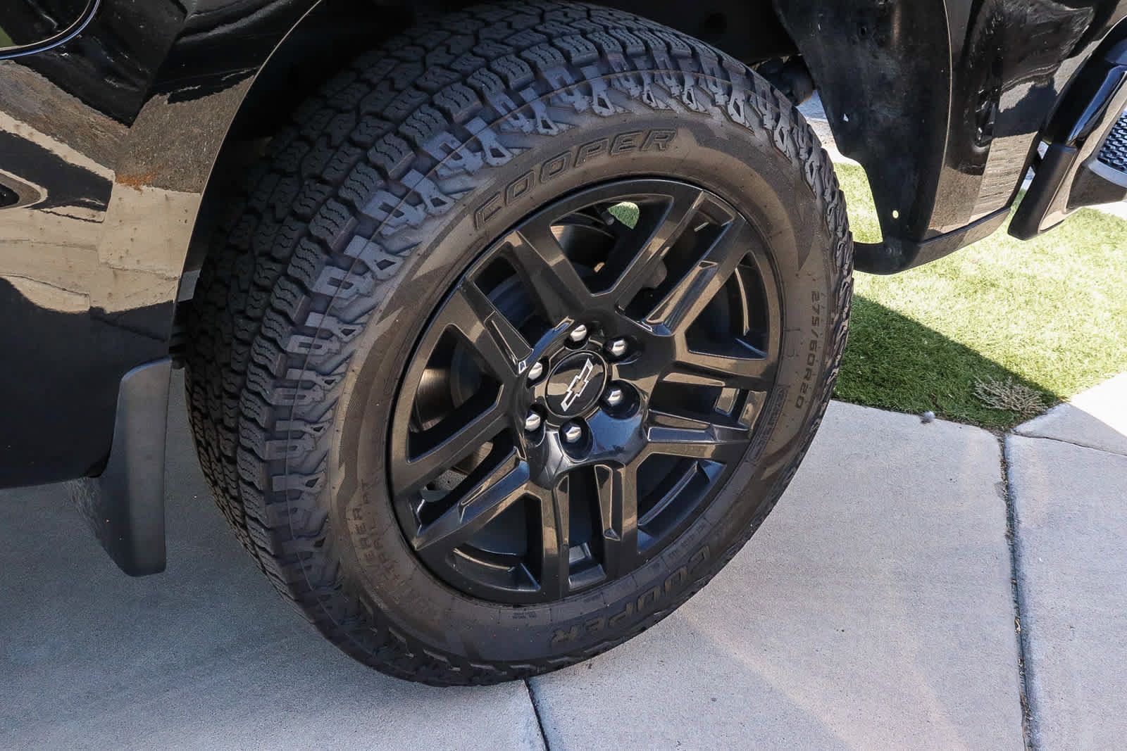 Used 2022 Chevrolet Silverado 1500 RST w/ LPO, Dark Essentials Package RWD image 7