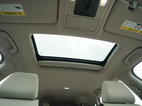 Used 2023 Honda CR-V EX image 11