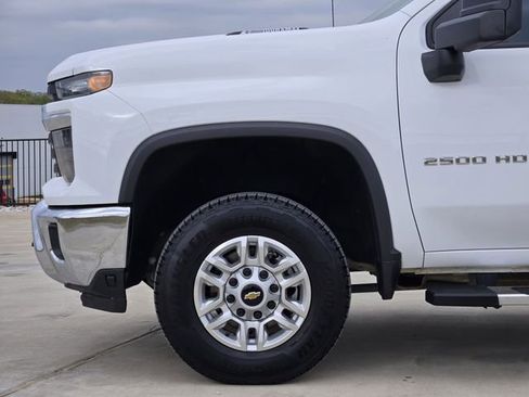 Used 2024 Chevrolet Silverado 2500 LT AWD/4WD image 10