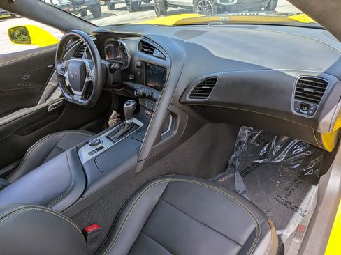 Used 2016 Chevrolet Corvette Z06 w/ 3LZ Preferred Equipment Group RWD image 15