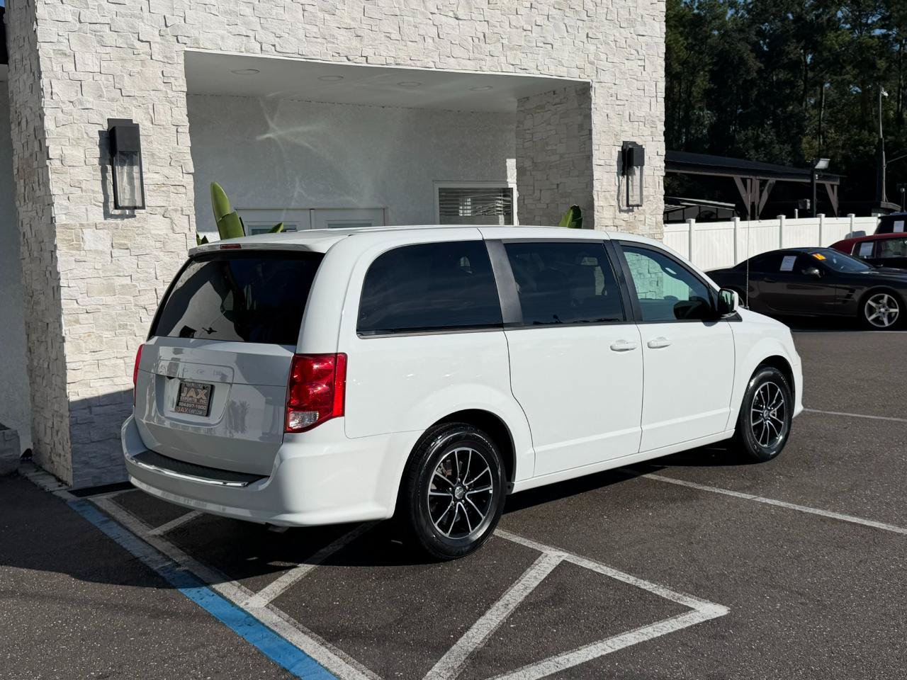 Used 2019 Dodge Grand Caravan GT FWD image 14