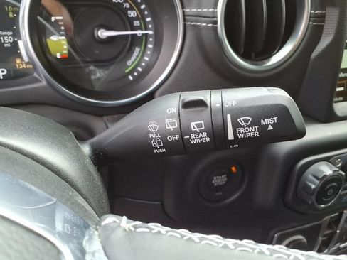 Certified 2022 Jeep Wrangler Unlimited Sahara w/ Cold Weather Group AWD/4WD image 21