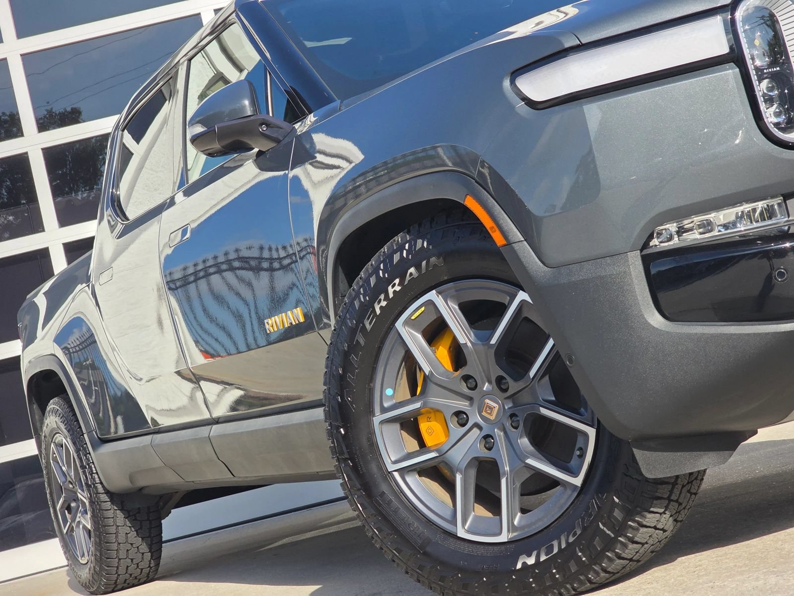 Used 2022 Rivian R1T Launch Edition AWD/4WD image 12