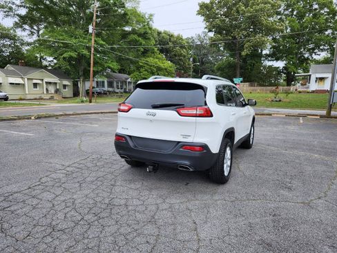 Used 2016 Jeep Cherokee Latitude AWD/4WD image 15