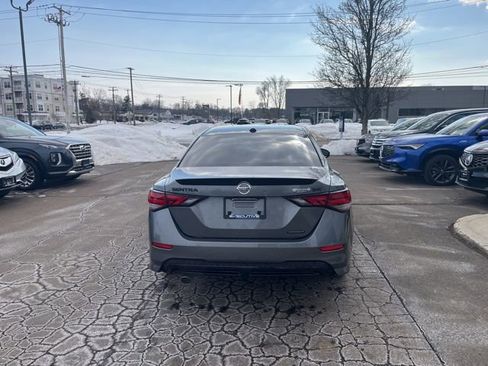 Used 2022 Nissan Sentra SR w/ Midnight Edition image 11