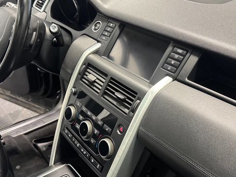 Used 2019 Land Rover Discovery Sport HSE image 25