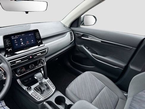 Certified 2023 Kia Seltos LX image 24