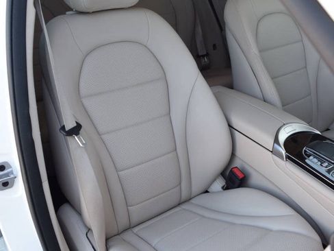 Used 2021 Mercedes-Benz GLC 300 image 35