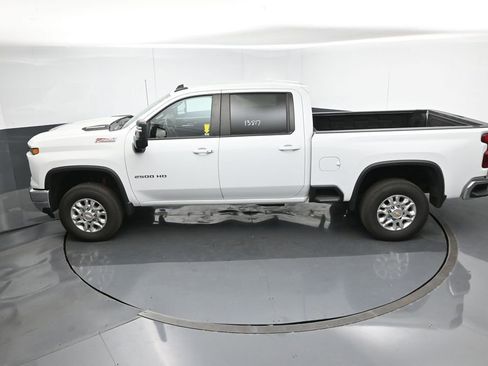 Used 2024 Chevrolet Silverado 2500 LT image 43