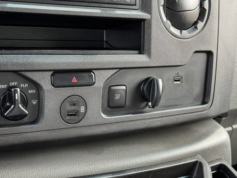 Used 2022 Ford E-350 and Econoline 350 Super Duty w/ Power Windows & Locks Group RWD image 33