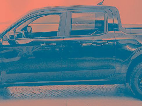 Certified 2024 Ford Maverick Lariat w/ FX4 Off-Road Package AWD/4WD image 5