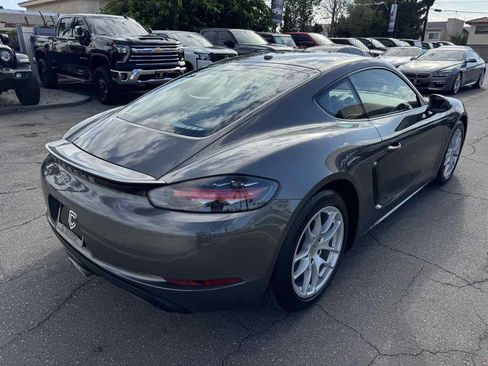 Used 2019 Porsche 718 Cayman RWD image 9
