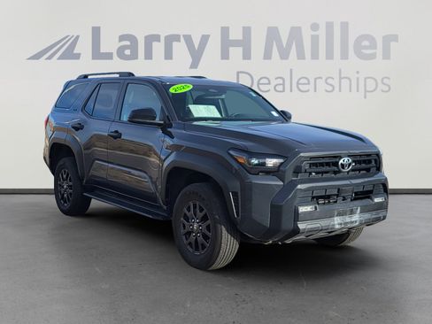 Used 2025 Toyota 4Runner SR5 image 7