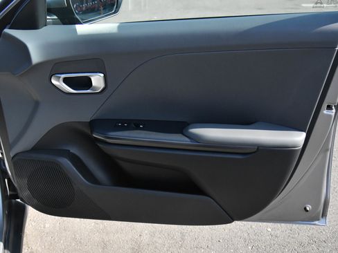 Used 2025 Kia K4 LXS image 41