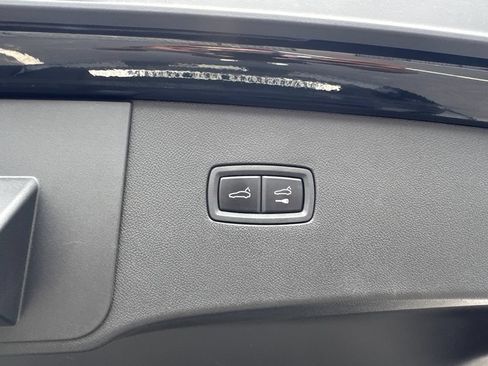 Used 2025 Porsche Cayenne E-Hybrid Coupe AWD/4WD image 20