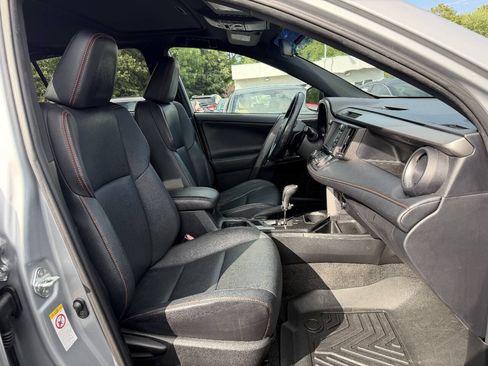 Used 2016 Toyota RAV4 SE FWD image 13