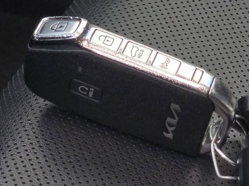 Used 2022 Kia Telluride S image 36