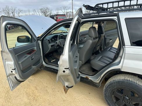 Used 2007 Jeep Grand Cherokee Limited w/ Trailer Tow Group IV image 11