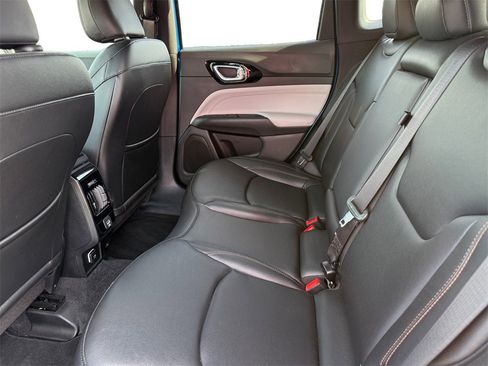 Certified 2024 Jeep Compass Limited image 14