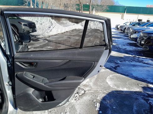 Used 2017 Subaru Impreza 2.0i Premium image 32