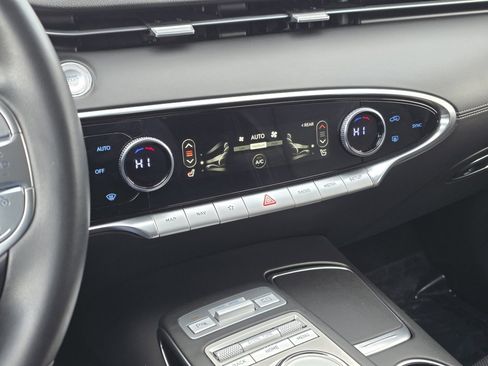 Used 2025 Genesis GV70 2.5T image 21
