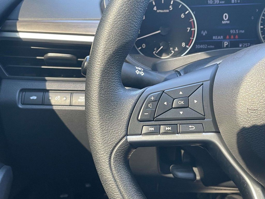 Used 2024 Nissan Altima 2.5 SV FWD image 23