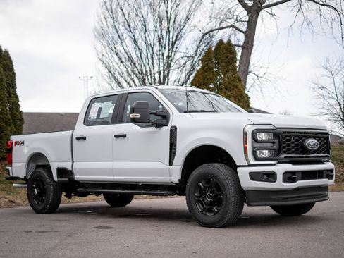 Used 2025 Ford F250 XL w/ STX Appearance Package image 3