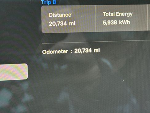 Used 2024 Tesla Model S image 3