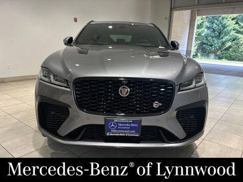 Used 2023 Jaguar F-PACE SVR AWD/4WD image 2