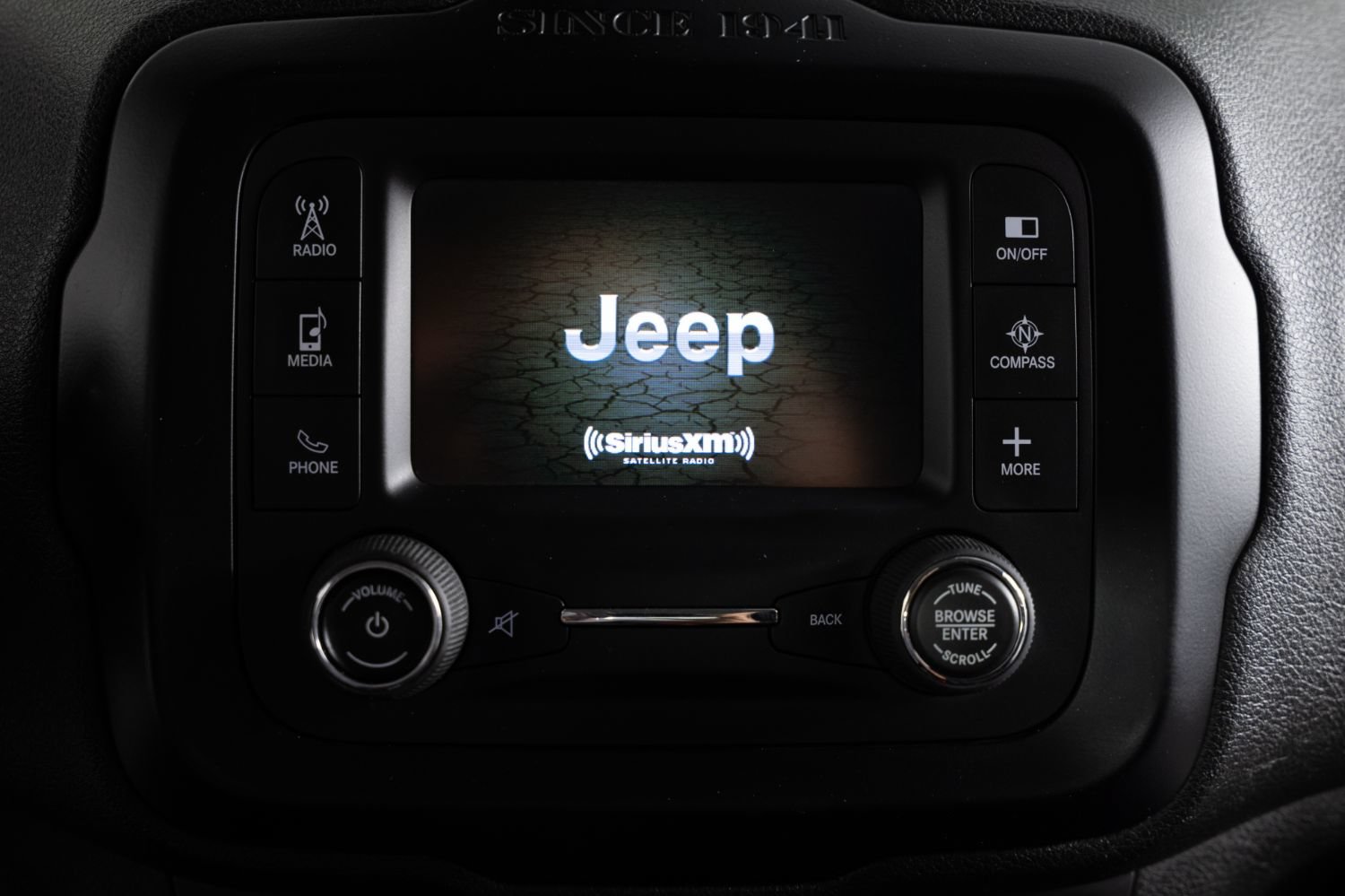 Used 2015 Jeep Renegade Trailhawk w/ Popular Equipment Group AWD/4WD image 30