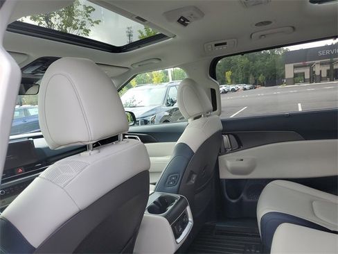 New 2026 Kia Carnival SX w/ SX Dark Edition Package image 12