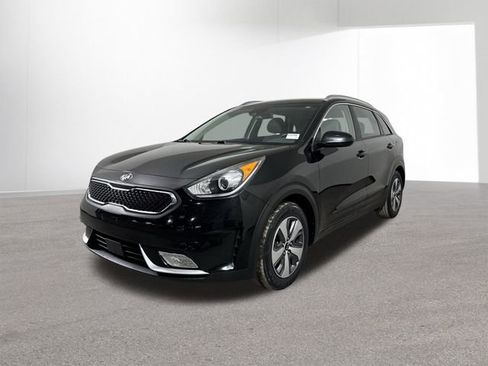 Used 2017 Kia Niro LX image 2