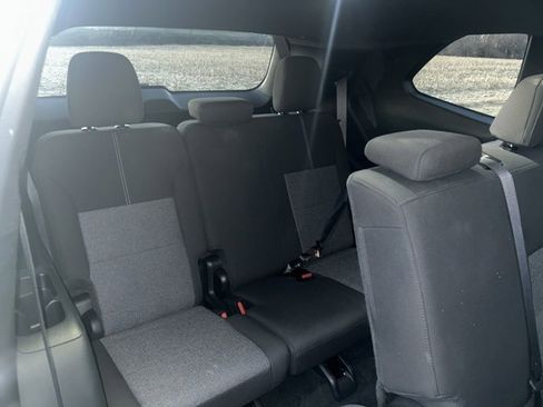 Used 2025 GMC Acadia Elevation image 29