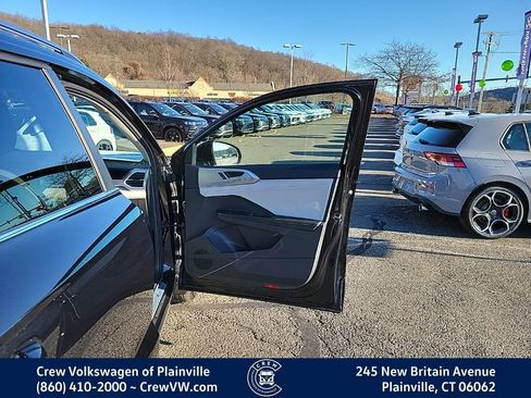 New 2026 Volkswagen Taos SE image 41