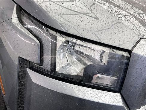 Used 2022 Nissan Frontier SV w/ Technology Package image 28